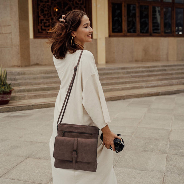 Crossbody Purses for Women, Medium Size Zipper Pocket Adjustable Strap, Soft Leather Women's Shoulder Handbags